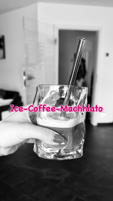 Ice-Coffee-Macchiato